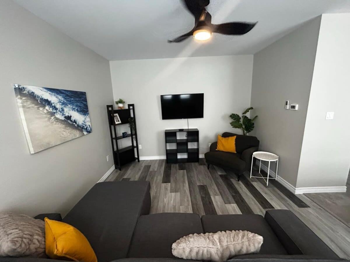 New Large Luxurious 2Br Condo In The Heart Of Uptown Coffee, Wifi 세인트존 외부 사진