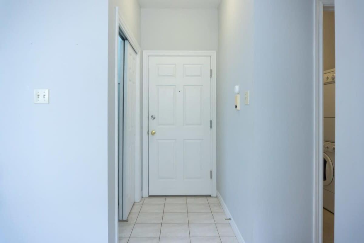 New Large Luxurious 2Br Condo In The Heart Of Uptown Coffee, Wifi 세인트존 외부 사진