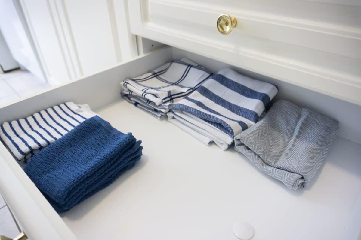 New Large Luxurious 2Br Condo In The Heart Of Uptown Coffee, Wifi 세인트존 외부 사진